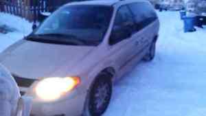  Dodge Caravan Sport. Runs Great Very wll taken care of