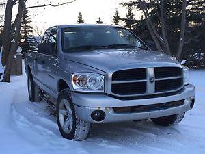  Dodge Ram  SLT - Mint Condition