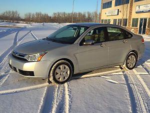  Ford Focus SE MINT CONDITION!!! ONLY km
