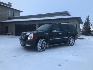  Cadillac Escalade Luxury LOW KM! Excellent Shape!