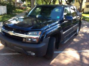  Chevrolet Avalanche LS VERY CLEAN LOW KMS