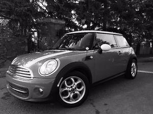  Mini Cooper Low Km Certified Pano-Roof Must See
