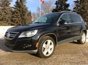  Volkswagen Tiguan, SE-Pkg, AUTO, AWD, LEATHER/ROOF,