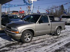 Chevrolet S-10 LITTLE REG CAB !! JUST TRADED IN !!