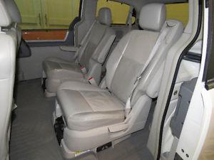  Chrysler Town & Country Limited Minivan, Van