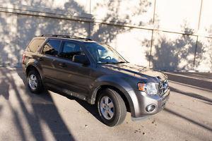  Ford Escape XLT – AWD, 3.0L V6, with winter tires on
