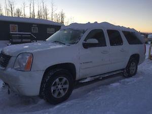  GMC Yukon XL SUV, Crossover