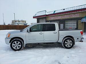 Nissan Titan LE LOW KM with WINTER and SUMMER TIRES!!