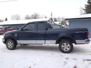  Ford F-150 Pickup Truck