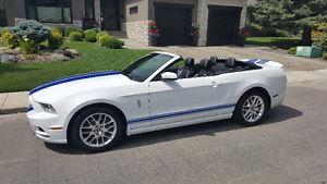  Ford Mustang Convertible, nicest u will find, as new,