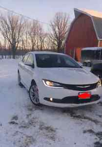 Fully loaded  Chrysler 200s with 5 year warranty!!