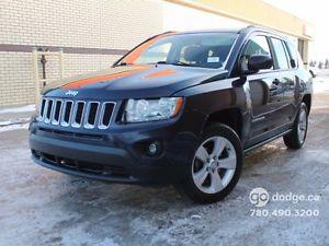  Jeep Compass NORTH/ 4X4/ AUTOMATIC/ LADY OWNED AND