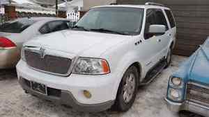  Lincoln Navigator Loaded AWD $ obo