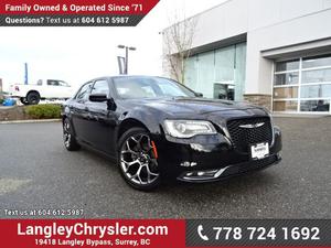 Chrysler 300 S ACCIDENT FREE w/ NAVIGATION & PANORAMIC