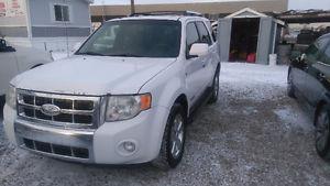  FORD ESCAPE, AWD FULLYLOADED,.NEED A LOAN ?WE FINANCE