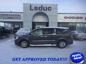  Chrysler Town & Country Limited with Leather DVD and