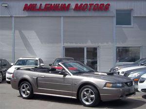  Ford Mustang GT CONVERTIBLE / 5-SPD / LEATHER / MUST
