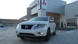  Nissan Pathfinder SL | 4x4 | Heated Seats