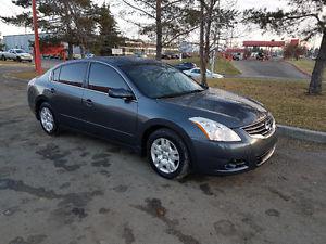  Nissan Altima, 4 dr, auto, only  km.