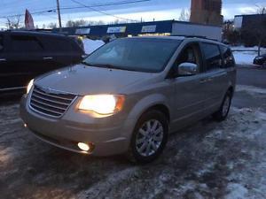  Chrysler Town & Country Touring Extra-Clean Excellent