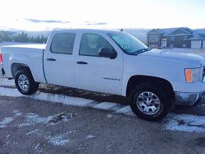  GMC Sierra  Crew Cab SLE 4x4 Pickup Truck