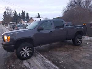  CHEVROLET SILVERADO HD 4XKMS MINT LIFTED NEW