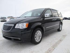  Chrysler Town and Country Limited Loaded!!!! Dual DVD,