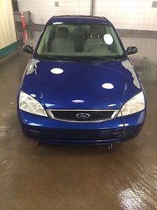  Ford Focus ZX4 w/ winter studded and all season tires