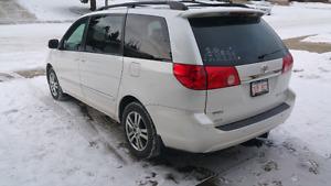  TOYOTA SIENNA AWD