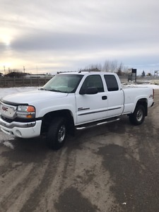  GMC 3/4 tun duramax diesel! Lots of new parts with