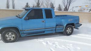  Chevrolet Z71 Pickup Truck