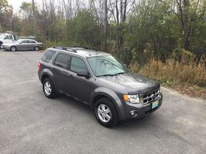  Ford Escape XLT. Like New Front Wheel Drive