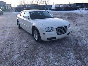  Chrysler 300 limited **great condition