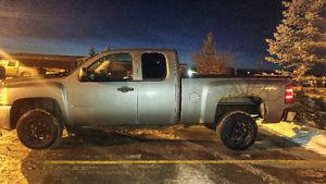  Chevrolet Silverado  Grey Pickup Truck 6 litre