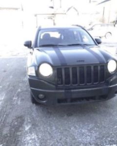  Jeep Compass with Low KM for sale!