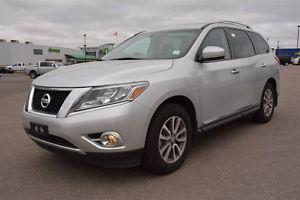  Nissan Pathfinder SL AWD Accident Free, Leather, Heated
