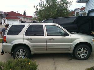  Ford Escape - Loaded- Leather Sunroof- 176K