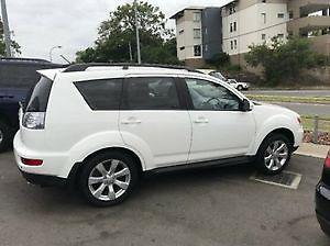 *** Mitsubishi Outlander SUV *** LOW KMS** LEATHER**