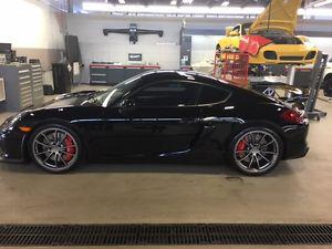  Porsche Cayman GT4 Coupe (2 door)