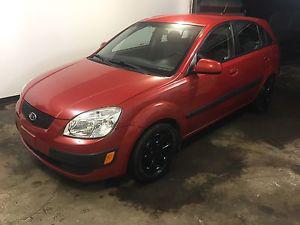 Quick sale  kia rio fully loaded with only km