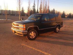 Chevy Tahoe mint SUV