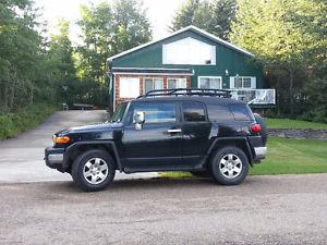  Toyota FJ Cruiser Loaded "C" Package SUV, Crossover