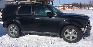  Black Ford Escape Limited 4x4 for Parts.