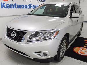  Nissan Pathfinder SV. 4WD & 7 Seater! Got yourself a