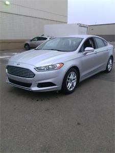  Ford Fusion SE LIKE NEW! VERY CLEAN! FINANCING