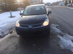  Nissan Versa SL Hatchback