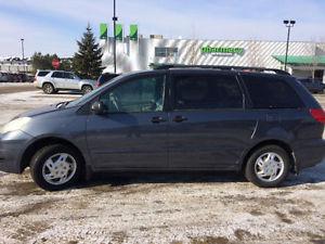  Toyota Sienna CE 8PASSENGERS LOADED ONE OWNER Minivan,