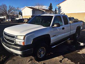  Chevrolet Silverado  LS HD white