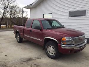  GMC Sierra  SLE Pickup Truck