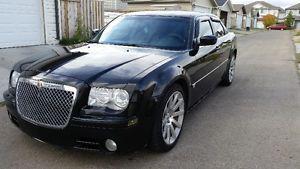  Chrysler 300 SRT8